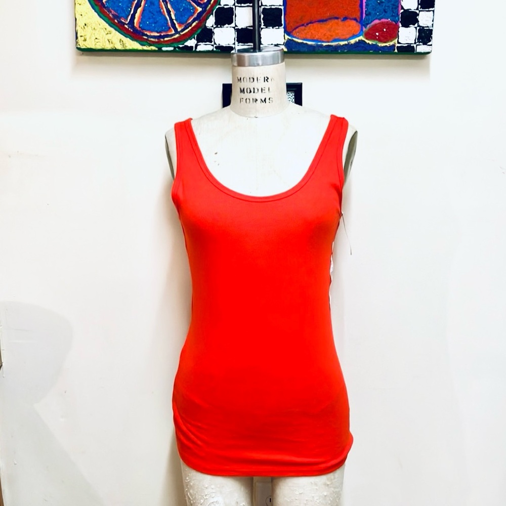 T07 Time and Tru Red Tank Camisole